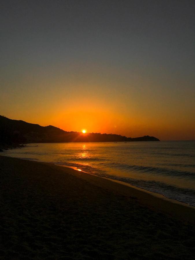 Dream Villa Palaiontsiflikion Bagian luar foto